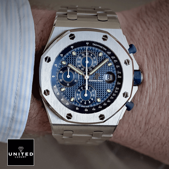 Audemars Piguet Royal Oak Offshore 26237ST.OO.1000ST.01 Replica 3 Audemars Piguet Royal Oak Offshore 26237ST.OO_.1000ST.01 Replica on the wrist