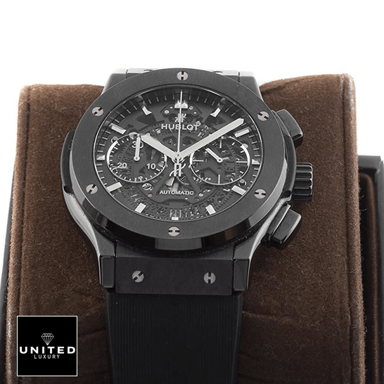 Big Bang Watch Replica 4 Hublot Big Bang 525.CM_.0170.RX Black Rubber Bracelet Replica on the stand