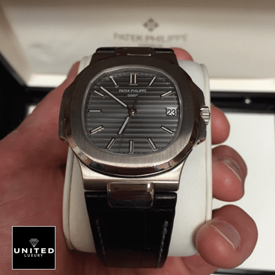 Patek Philippe Nautilus 5711G-001 Replica 4 Patek Philippe Nautilus 5711G-001 Leather Black Bracelet Replica in the box