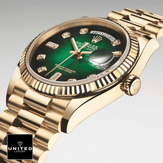 Rolex Day-Date Yellow Gold 118238 Fluted Bezel Green dD?al Replica