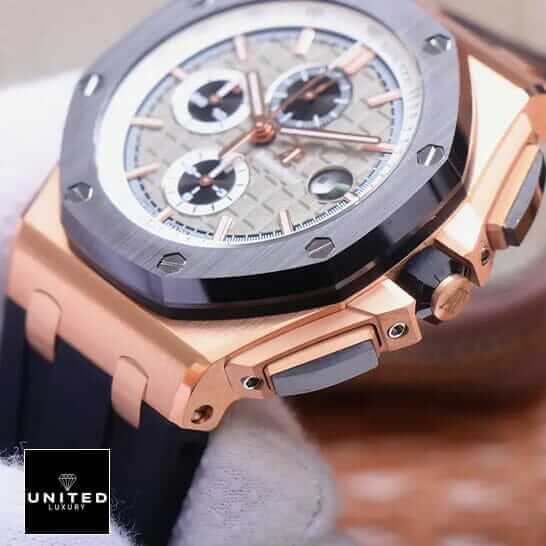 AP Pride of Germany Replica 3 Audemars Piguet Royal Oak Gold Case Black Rubber Bracelet Replica on the hand