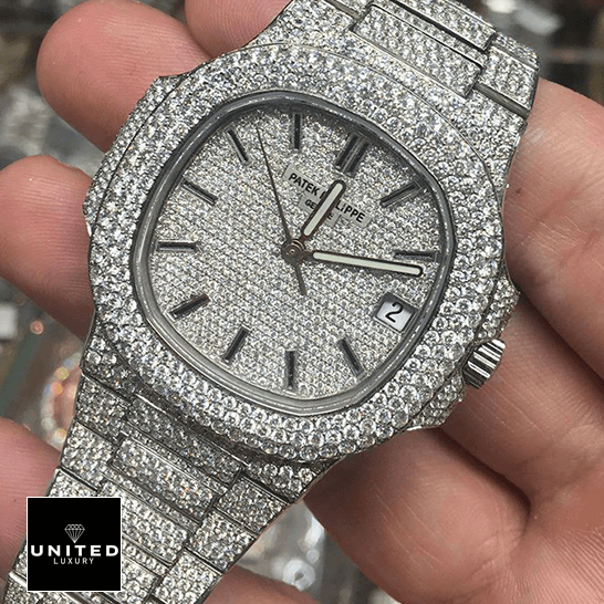 Patek Iced Out 5719/10G-010 Replica 5 patek_philippe_nautilus_jumbo_white_dial_5719_10G_010_iced_out_replica_hand